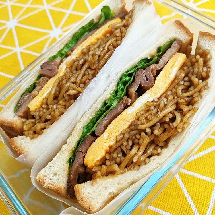 Yakisoba sandwich using Signature Original Yakisoba