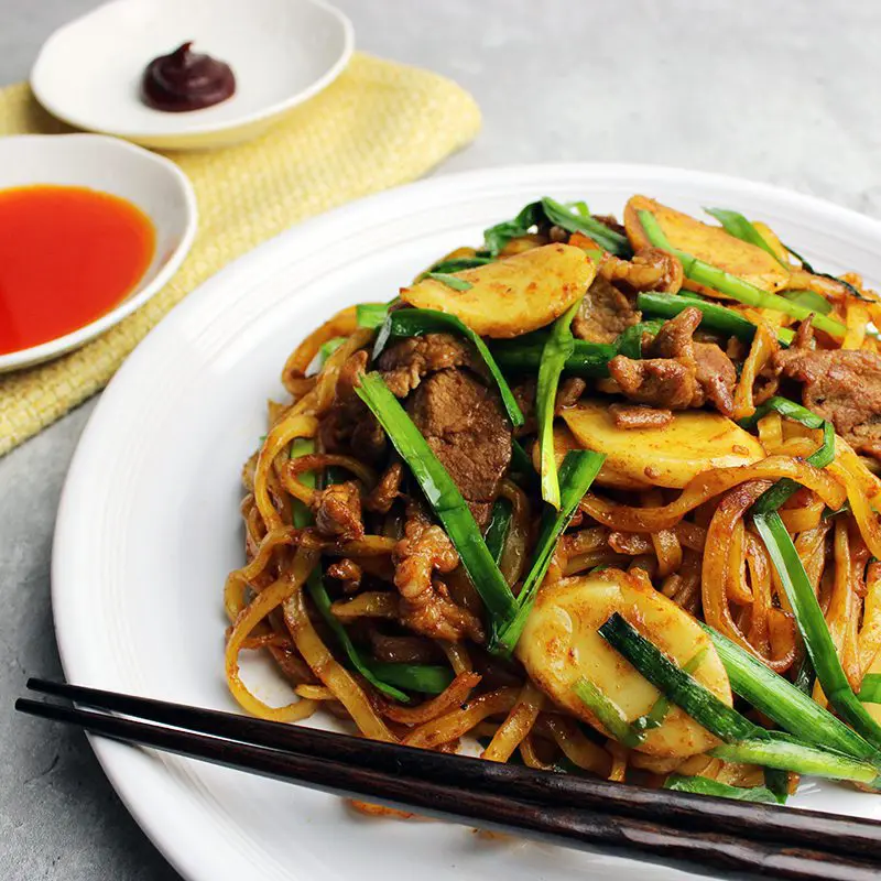 Spicy Miso Yakisoba with Korean Rice Cake