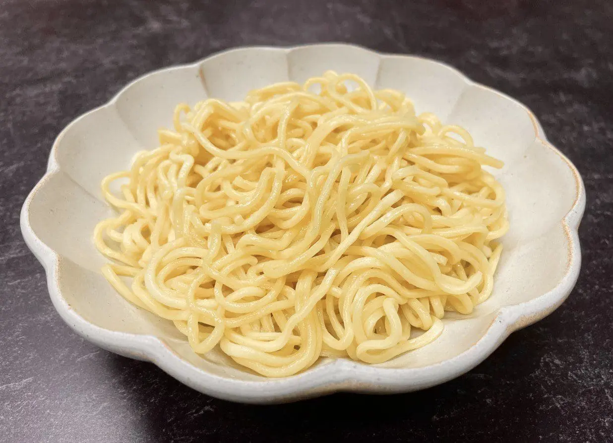 Steamed noodles served on a plate