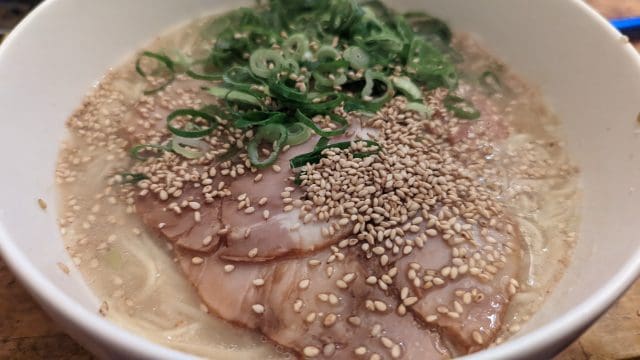 Ramen noodles with sesame seeds as toppings