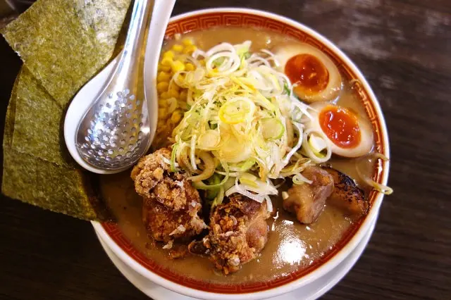 Ramen noodles served with a perforated renge