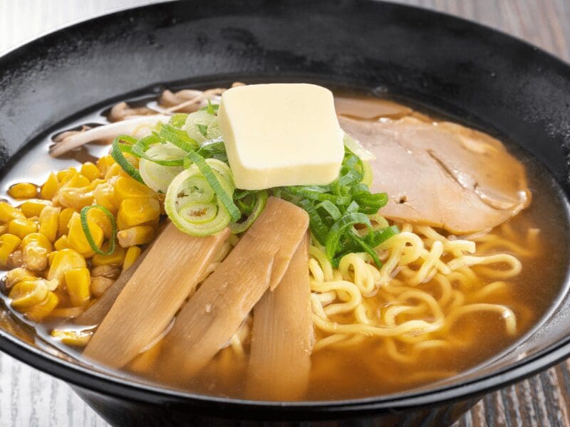 バターとコーンがのった札幌味噌ラーメン
